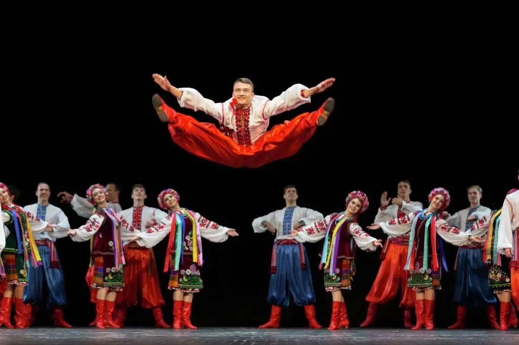 Визитная карточка коллектива Вирского — гопак