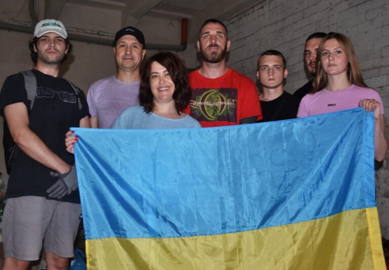 Волонтеры Одессы: команда «Несокрушимых» протягивает руку помощи нашим военным и рядовым гражданам