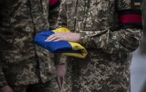 військові