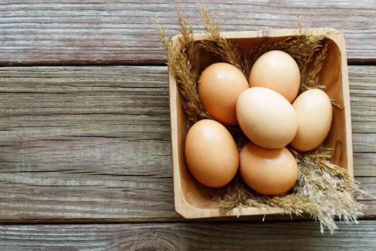 Так куриные яйца хранить нельзя – только испортите продукт: многие допускают ошибку