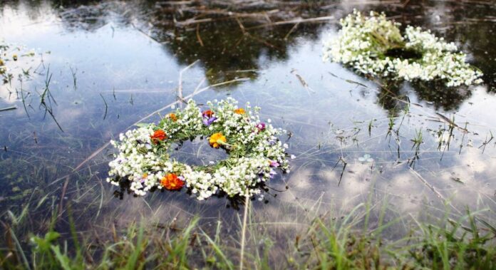 венок на воде