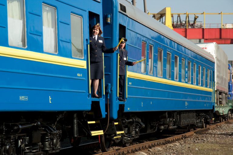 На лето «Укрзализныця» добавила поезда в Западную Украину из Киева