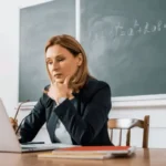 зарплата вчителям