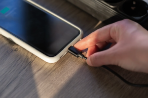 зарядка телефона