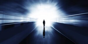 Человек на фоне света