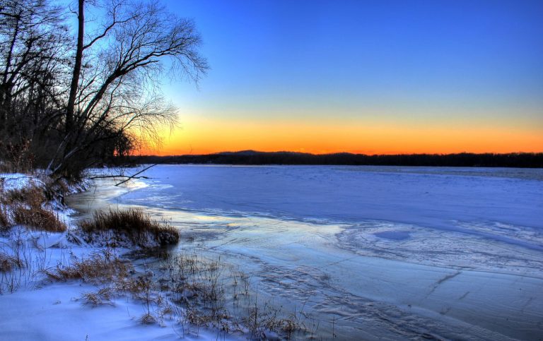 зима река закат