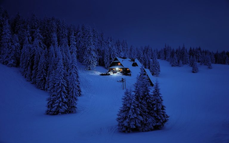 зима снег дом в горах