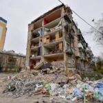 зруйнований будинок